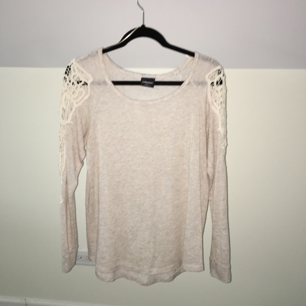 Tunic with crochet sleeves